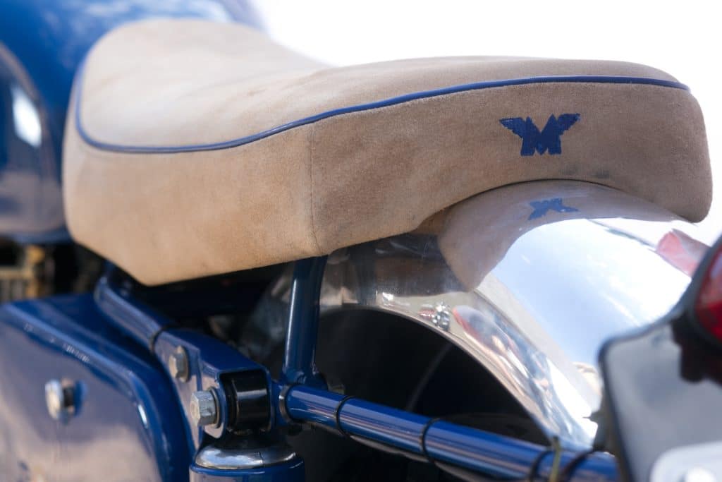 Matchless G50 CSR seat with winged Matchless logo